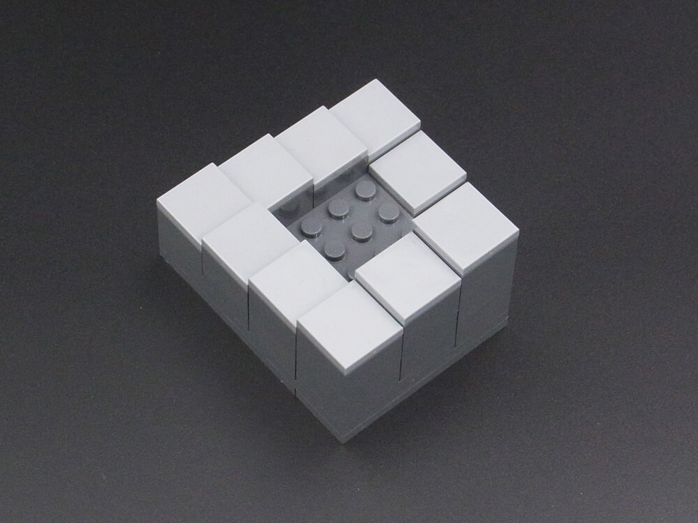 ペンローズの階段のレゴ作品。登り続けることができる階段に見えます。